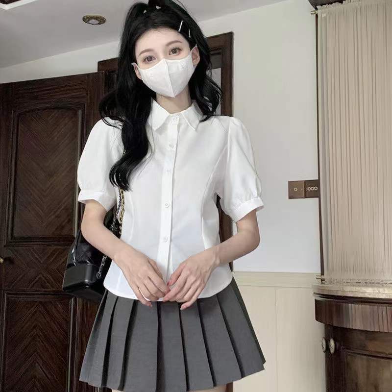 여성용 화이트 대학 스타일 반팔 셔츠 여름 세련된 디자인 스트랩 허리 스위트 퍼프 슬리브 폴로 셔츠 탑