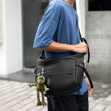 日系潮牌斜挎包男士原宿机能包单肩包学生工装包死飞包厂家批发