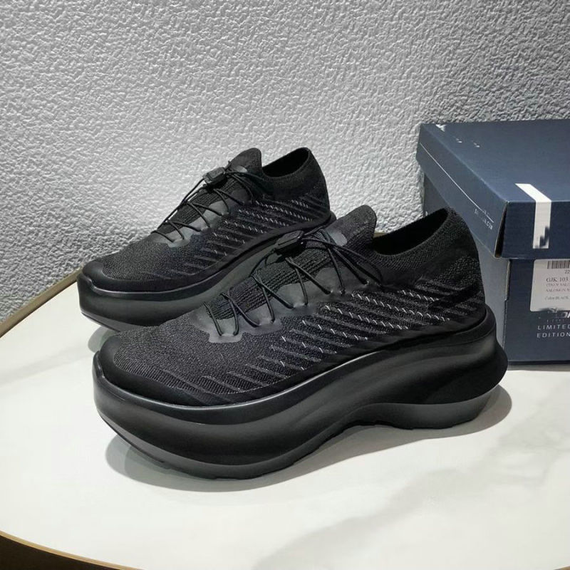 おしゃれで万能！広東省製の新しいSファミリーレースアップ通気性のある厚底黒と白のカジュアルシューズ、女性用の小さな白い靴|undefined