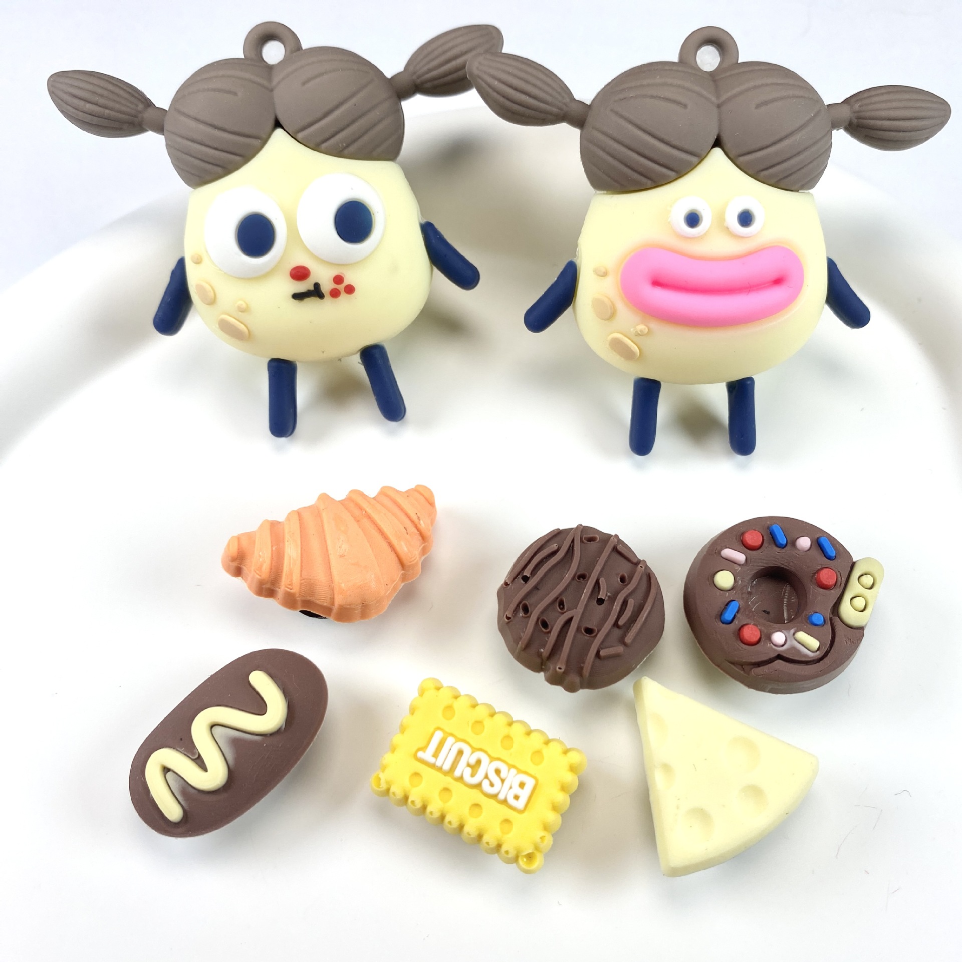 못생긴 인형 - 신발 버클 포함