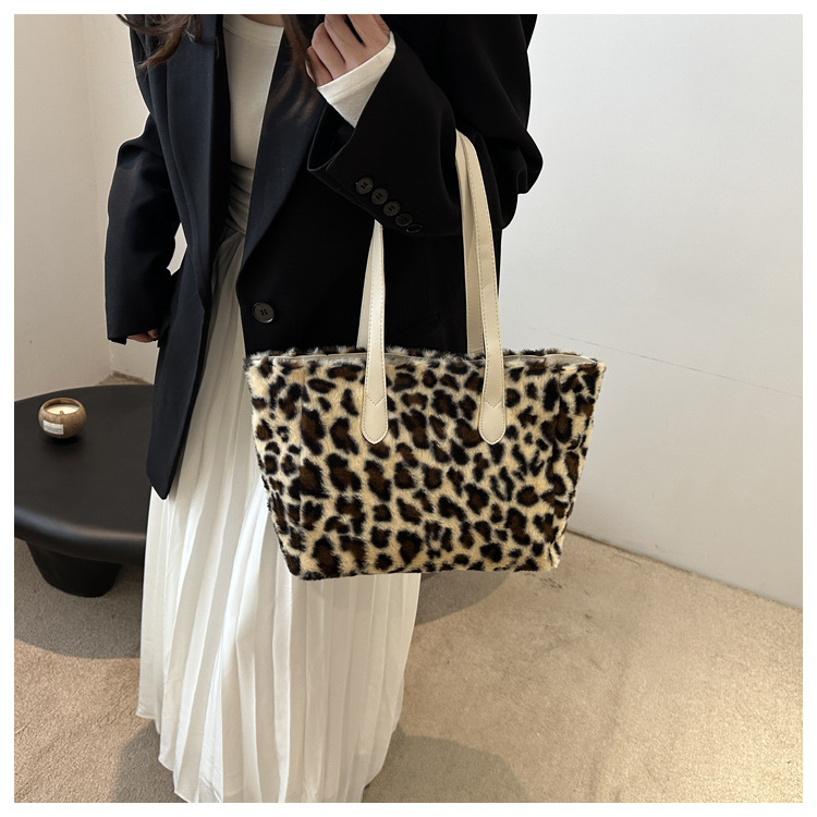 Cross-border quality plush bag, women's leopard print large-capacity tote bag, new lightweight Korean-style fashionable commuting single-shoulder bag undefined