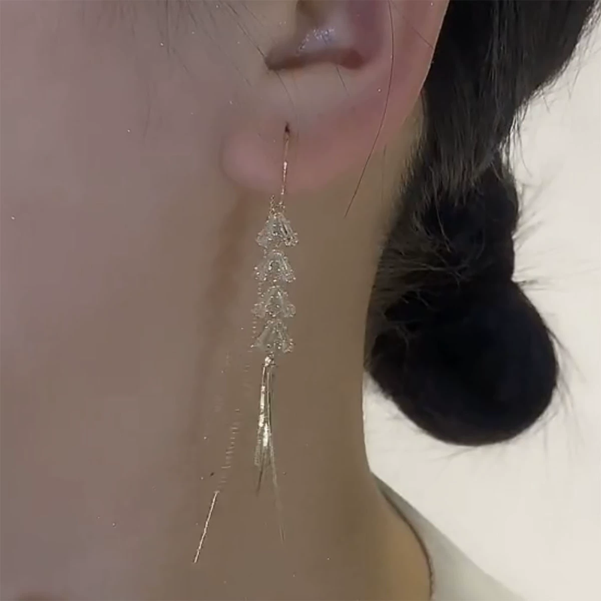Earrings, long zirconium, 2023 collection, light luxury style, simple and elegant design, bright catchy style, high-quality style