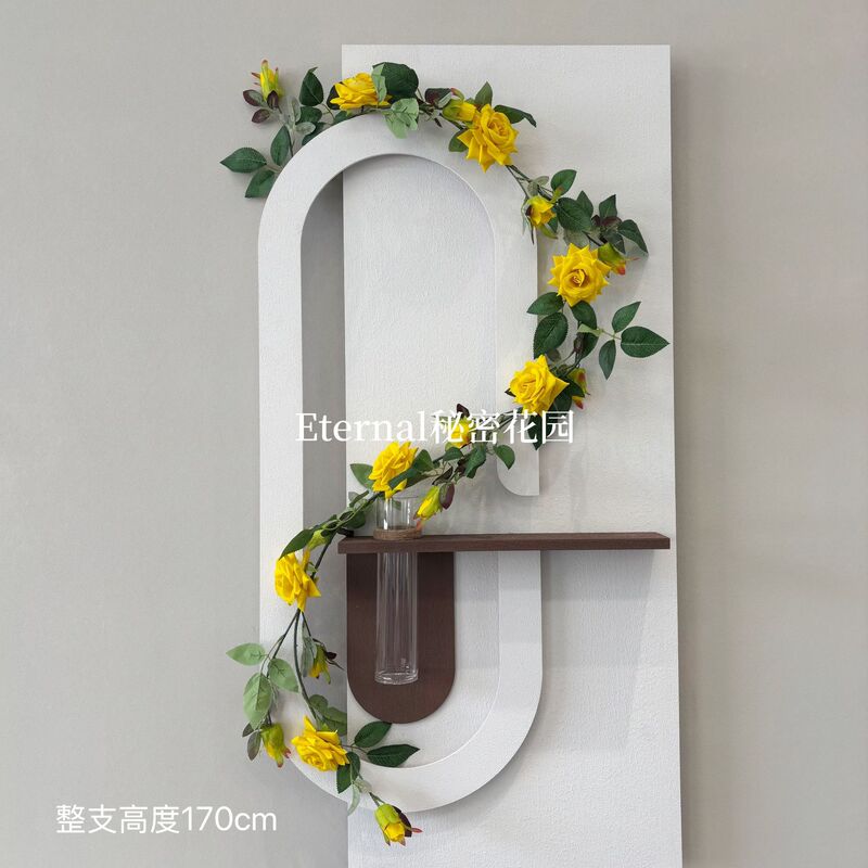 模擬黄色のバラのつるバラの物語紙の花と緑の植物のつる壁掛けアングルローズ店頭ドア装飾|undefined