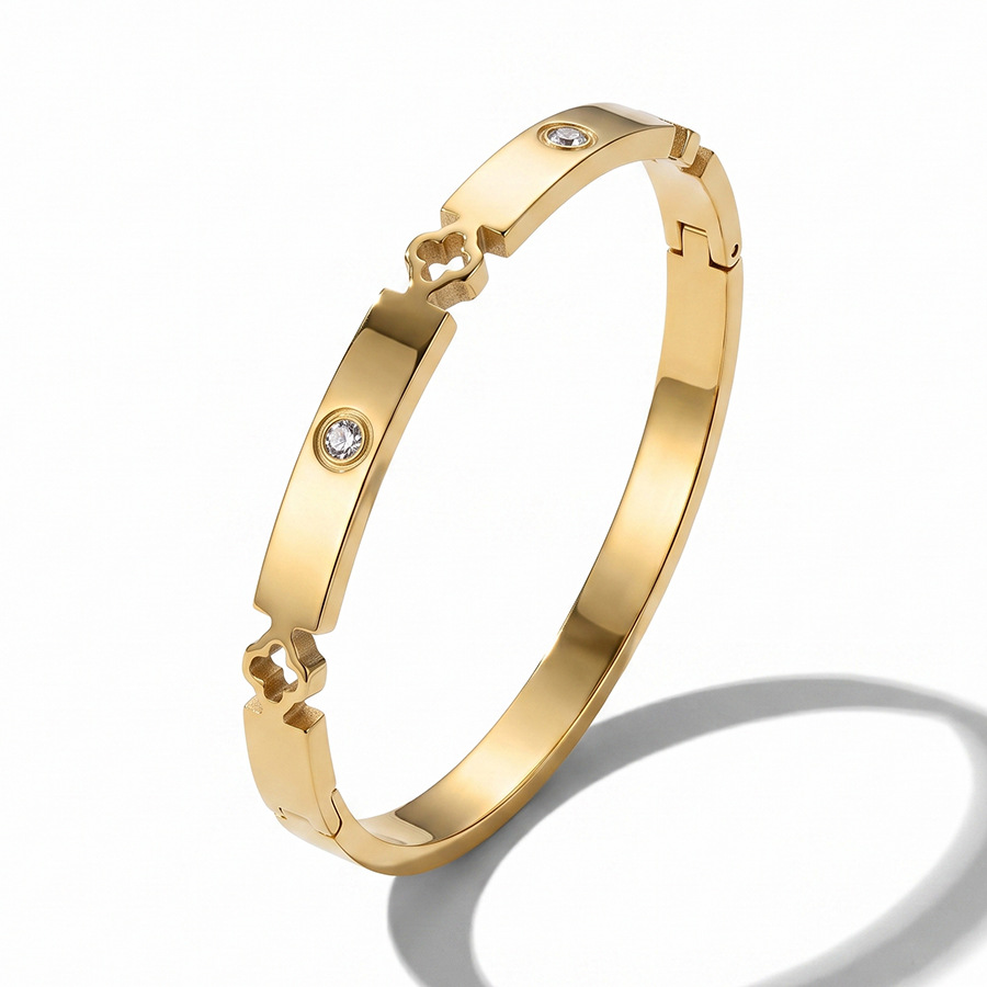 One diamond and one flower hollow gold
