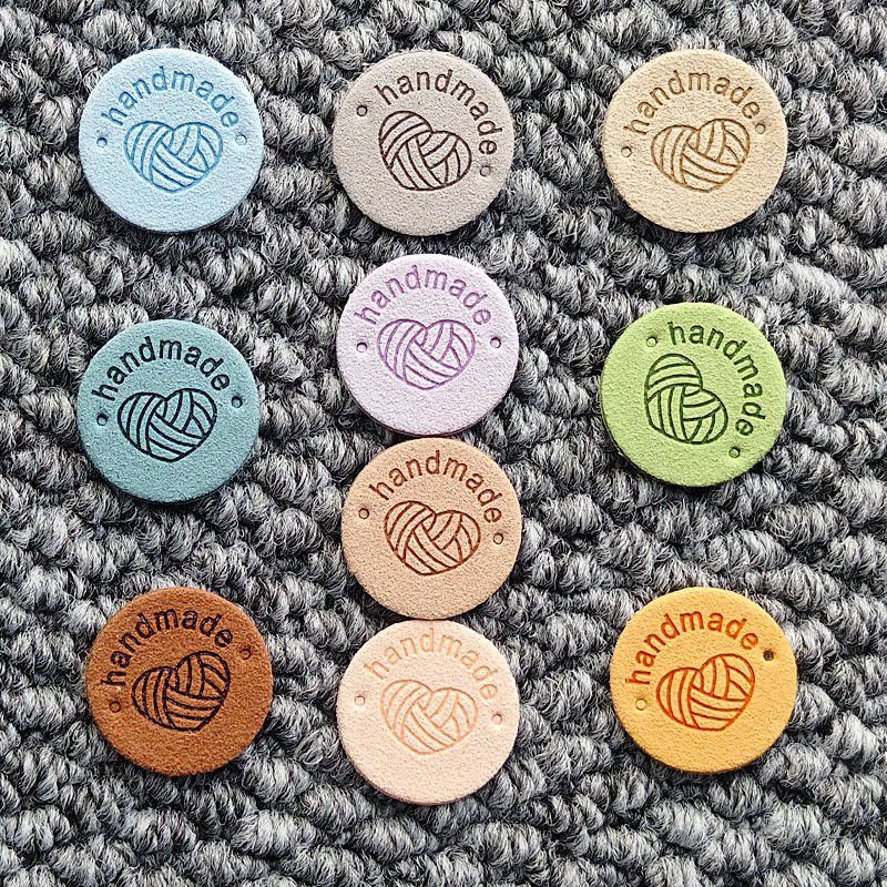 皮标压印爱心鹿皮绒软皮标压花手工皮标儿童服饰鞋子配件布贴辅料