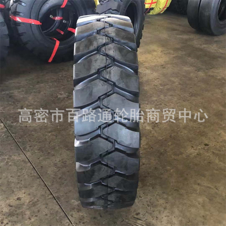工厂直供1400-20龙威宽体车轮胎1400-20自卸车轮胎尼龙加厚轮胎