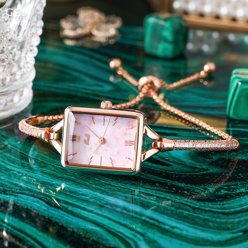 LQQ Goldie summer new small square watch ladies fashion luxury temperament  bracelet waterproof small green watch. Cherry blossom powder