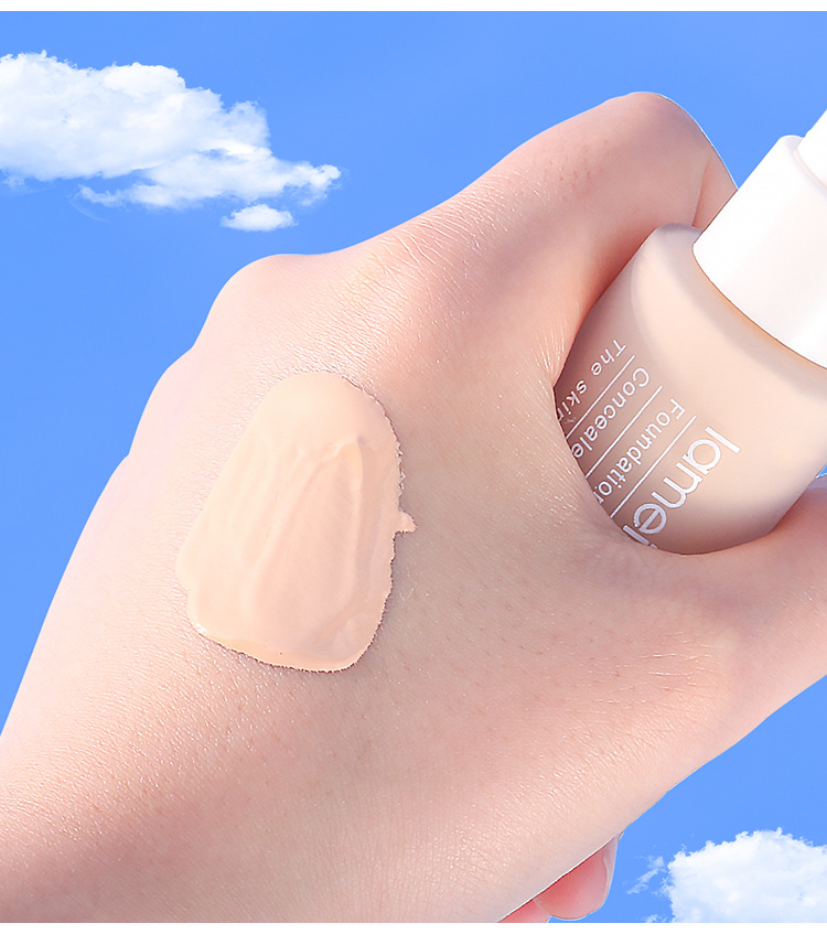 This hydrating and clear foundation liquid provides moisture, concealer, oil control, long-lasting makeup without smudge, and is less prone to powder sticking. It offers a natural nude look and is affordable for students undefined