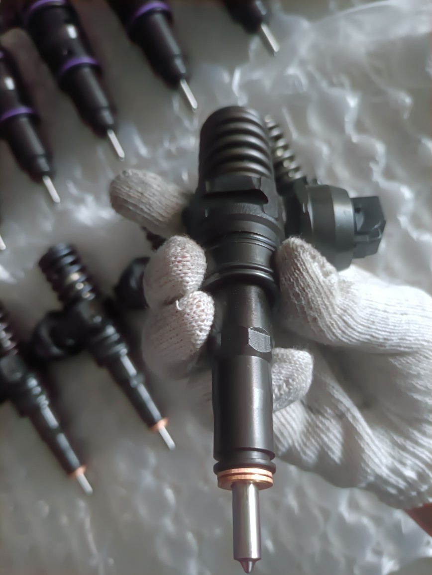 0414720403 Diesel Common Rail Injector Assembly 0414720215 Fuel Injector Nozzle 038130073Ag