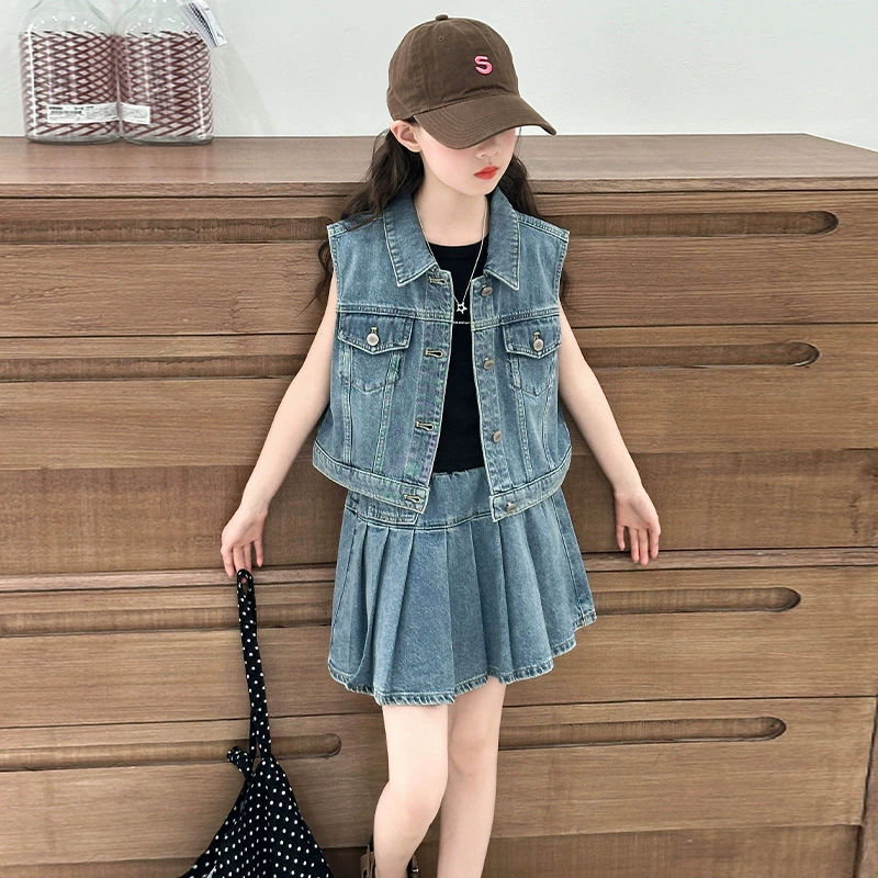 Джинсовый жилет и юбка для девочек, комплект из двух предметов, корейский стиль, мода для среднего возраста, экспортный тренд, кросс-граничная дропшиппинг.