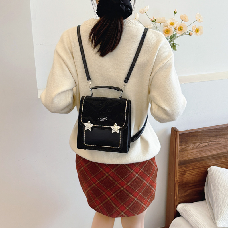 Bolsos pequeños de alta sensación para mujeres 2024 nueva mochila versátil portátil coreana mochila escolar de moda para salir mochila