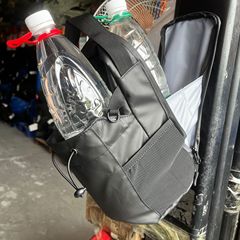 亚马逊热销健身房磁吸水壶包户外运动手机水杯斜挎包 骑行包 现货