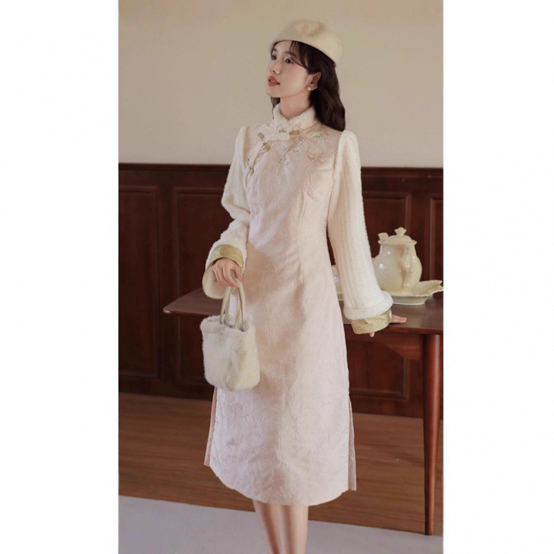 新中式国风假两件立领连衣裙女年轻款倒大袖少女粉色刺绣旗袍长裙