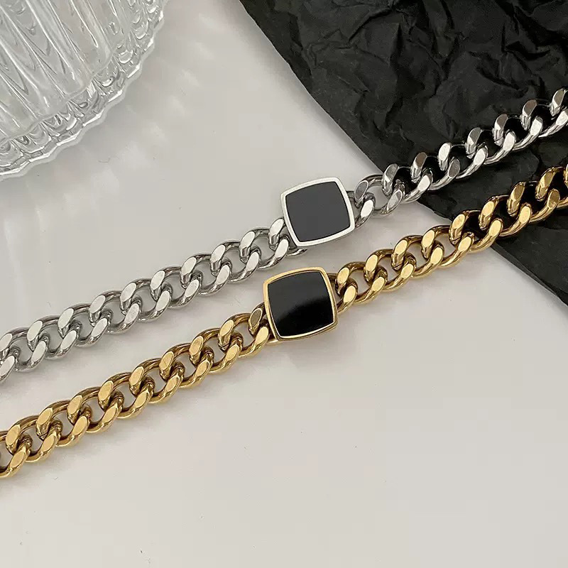 Titanium steel Gold Cuban decorative thick necklace female fashion ins hip hop European and American clavicle chain male summer necklace hip hop accessories