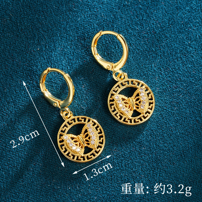 Vietnam Sandy Gold Hollow Diamond Butterfly Collar Pendientes Juego de dos piezas Retro nicho Ligero Joyería de lujo al por mayor