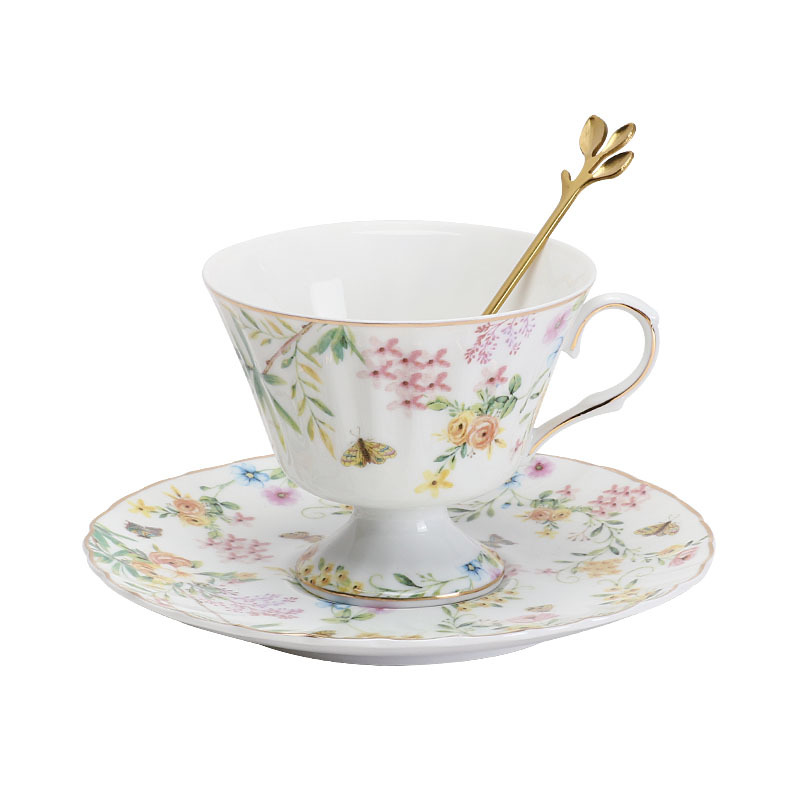 Taza de café de cerámica de porcelana china exquisita de estilo europeo Taza y platillo Estilo retro británico Juego de té de la tarde de alta gama Taza de té con flores
