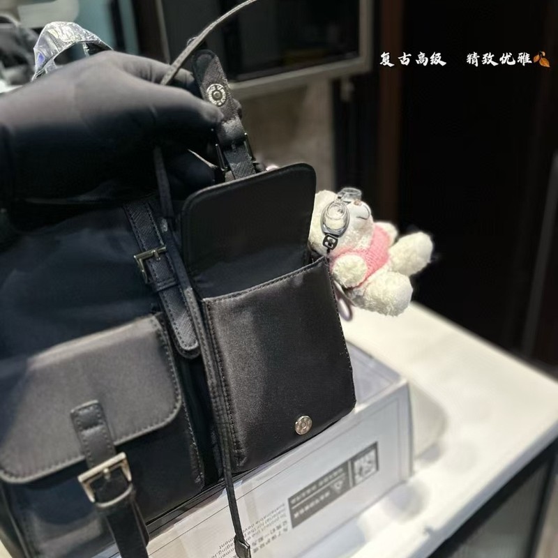 25新款p家尼龙中古背包降落伞防水时尚轻奢男女双肩批发|undefined