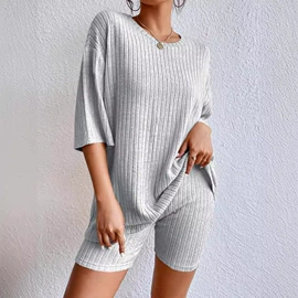 连衣裙;时尚休闲套装;休闲裤