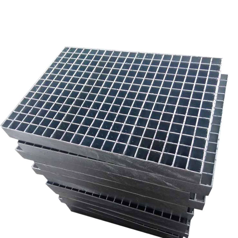 Горячее погружение гальванизировало стальную решетку плиты ноги педали дренажной канавы крышка лестницы шаг платформы решетка противоскользящая плита