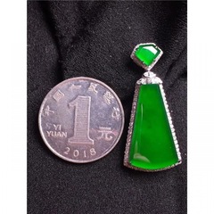 新款高檔冰種陽綠人造翡翠無事牌吊墜女鑲嵌伴鋯石暖暖翠色飾品