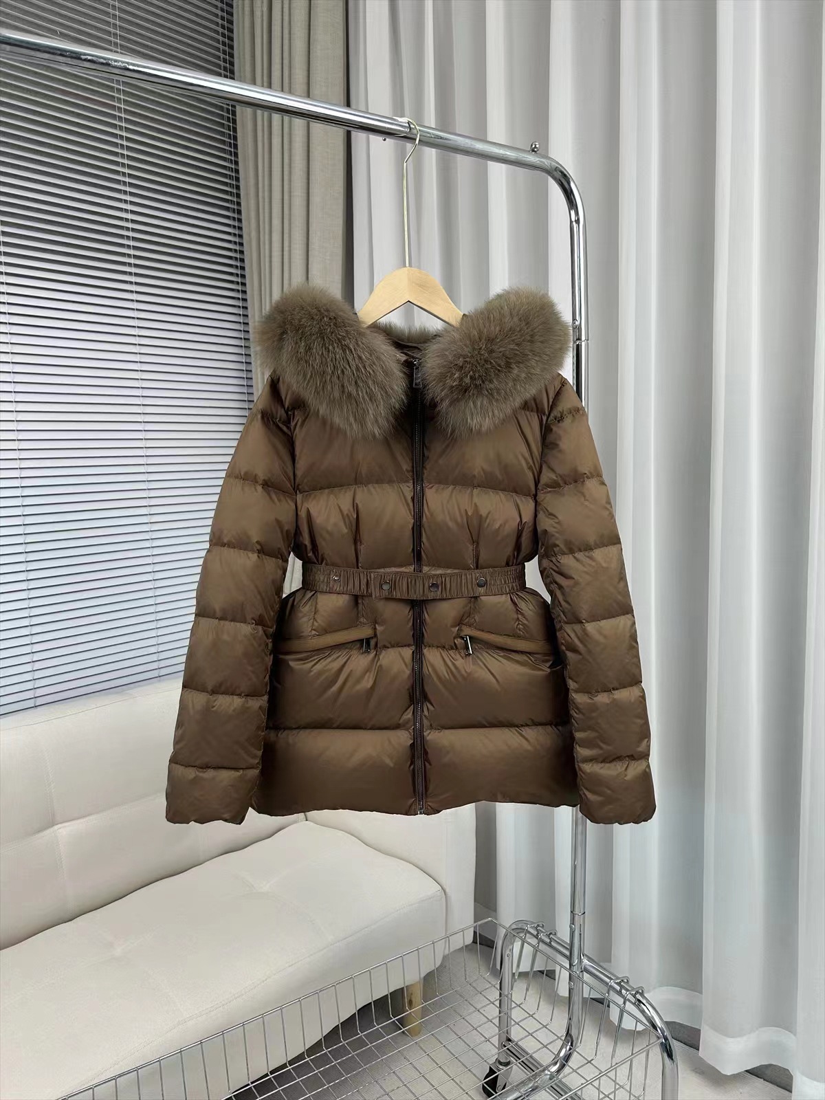 Autumn Winter New European Style Waist Slimming 90 White Duck Fox Fur Collar Down Jacket Women Short Trendy Coat_voghion.com