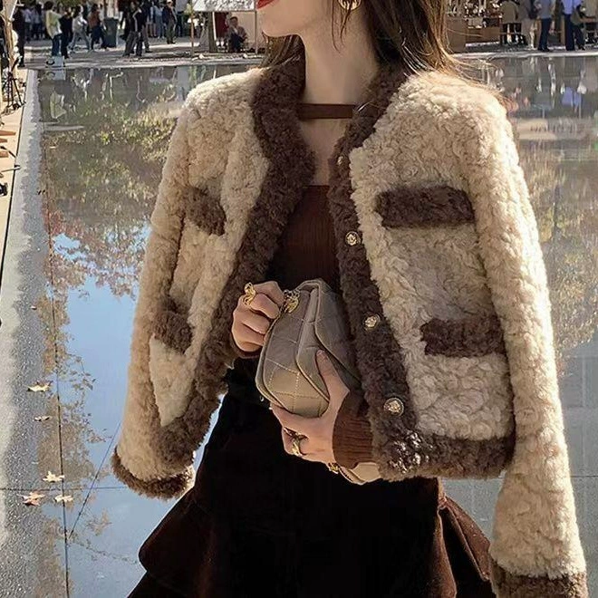 Хаки куртка, стиль Chanel, оверсайз