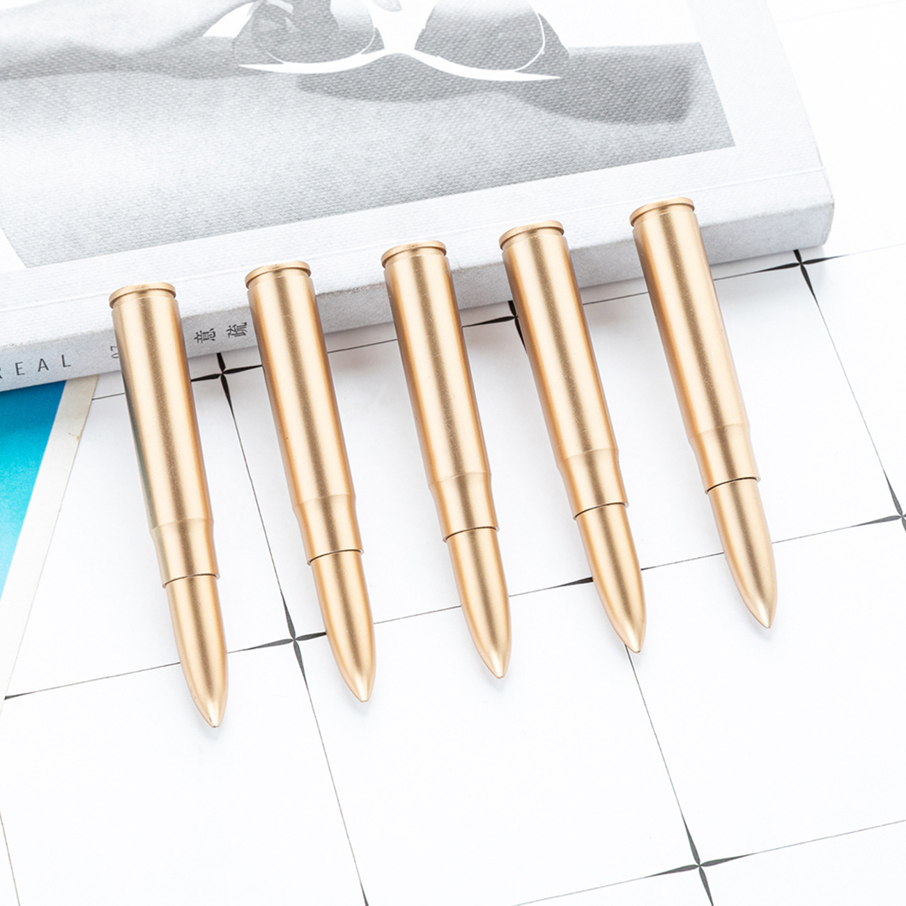 Creativo retro forma de bala lápiz de bola simulación de armas lápiz de aceite para estudiantes de primaria juguetes premios lápiz de bola de plástico