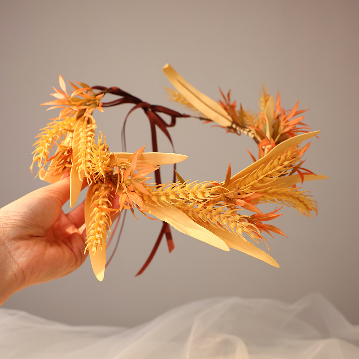 Forest-style floral wreath bridal headpiece, yellow artificial wheat ear headband, sweet autumn photo shoot headpiece, wedding hair accessory
