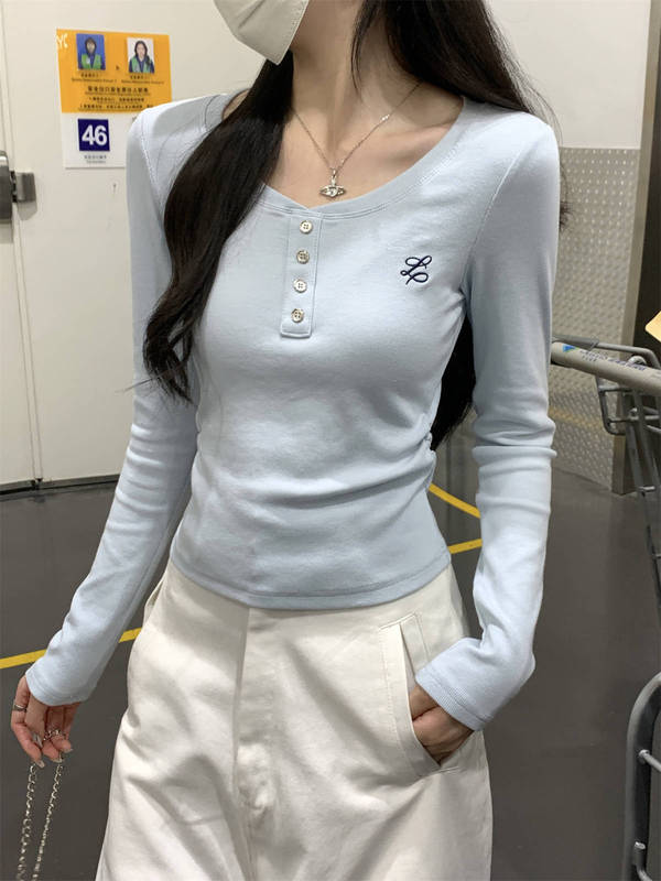 浅蓝色miu系温柔卡腰褶皱上衣2025秋正肩刺绣纽扣T恤长袖打底衫|undefined