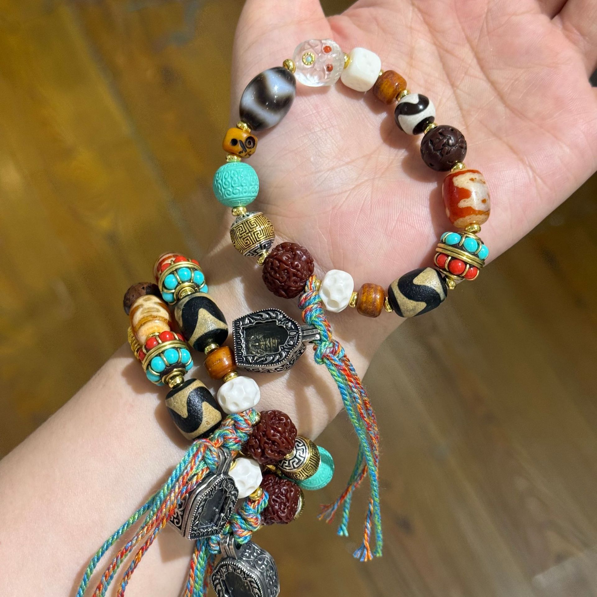原创玛瑙国饰品新中式唐卡手串女佛珠糖心藏银文玩复古风景区