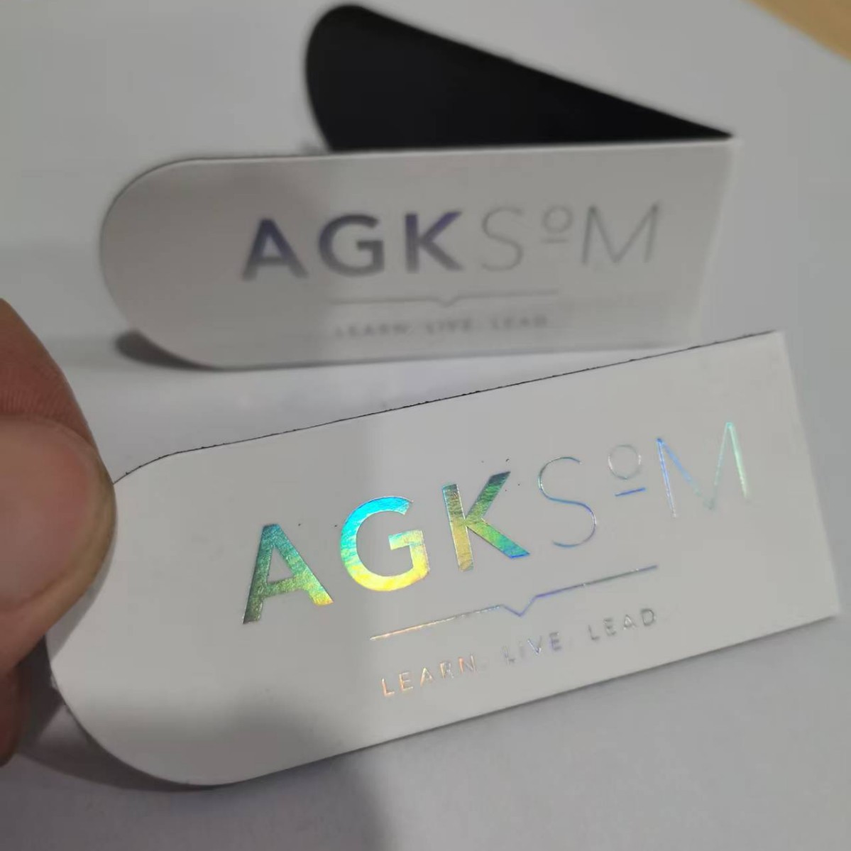 Manufacturer of Magnetic Holographic Gold and Silver Laser Car Fragrance Tablets, Embossed Car Essential Oil Fragrance Tablets, and Deodorizing Tablets