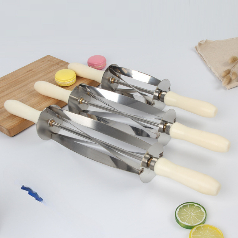 Large Croissant Roller Knife Hand-Held Triangular Stainless Steel Dough Wheel Knife Quicksand Croissant Cutting Tool