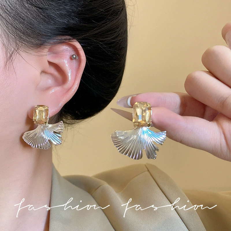 925 aguja de plata estilo de Hong Kong retro pendientes de metal pendientes de anillo liso geométrico de alto grado de las mujeres pendientes exagerados del viajero del todo-fósforo