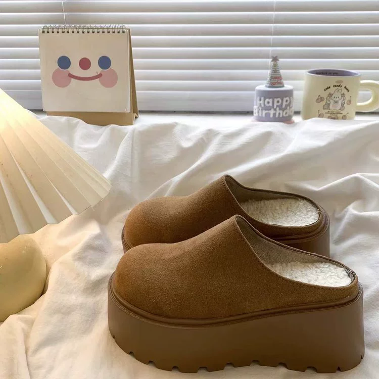 Толстая подошва увеличивается, а половина тапочек женщины носят зимние новые повседневные ботинки Бокен плюс плюшевые теплые шерстяные хлопчатобумажные тапочки