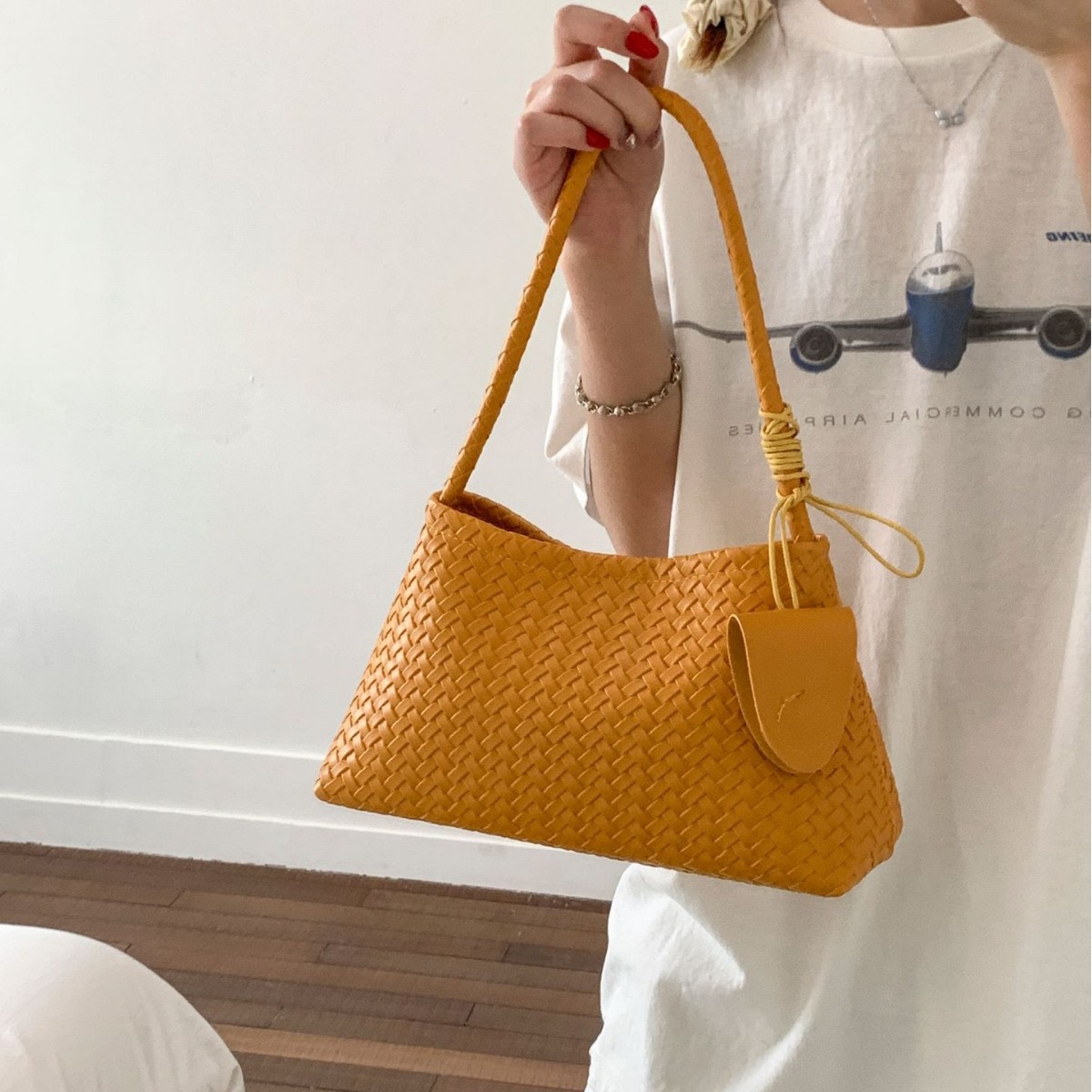Korean French Style Niche Woven Underarm Bag, Elegant Retro Shoulder Bag, Fashionable Baguette Handbag - Thumbnail 3