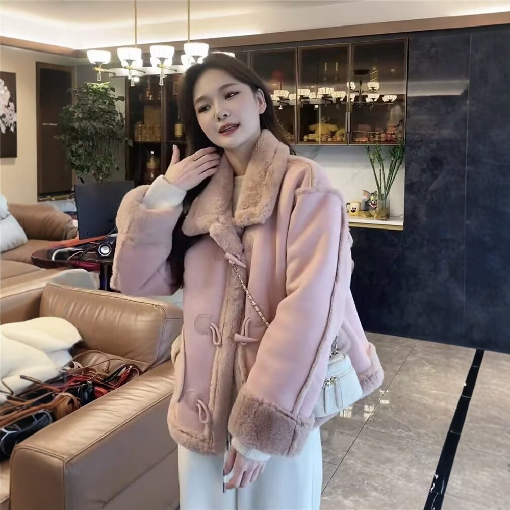 Women's Winter Thickened Lambswool Motorcycle Jacket with Horn Buttons, Integrated Leather and Fur, High-End Niche Design, Unique Style