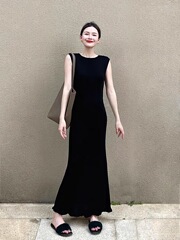 フランス式黒修身ワンピース女性夏高級精致ヘボン風ロングスカート綺麗気質オープンベストスカート