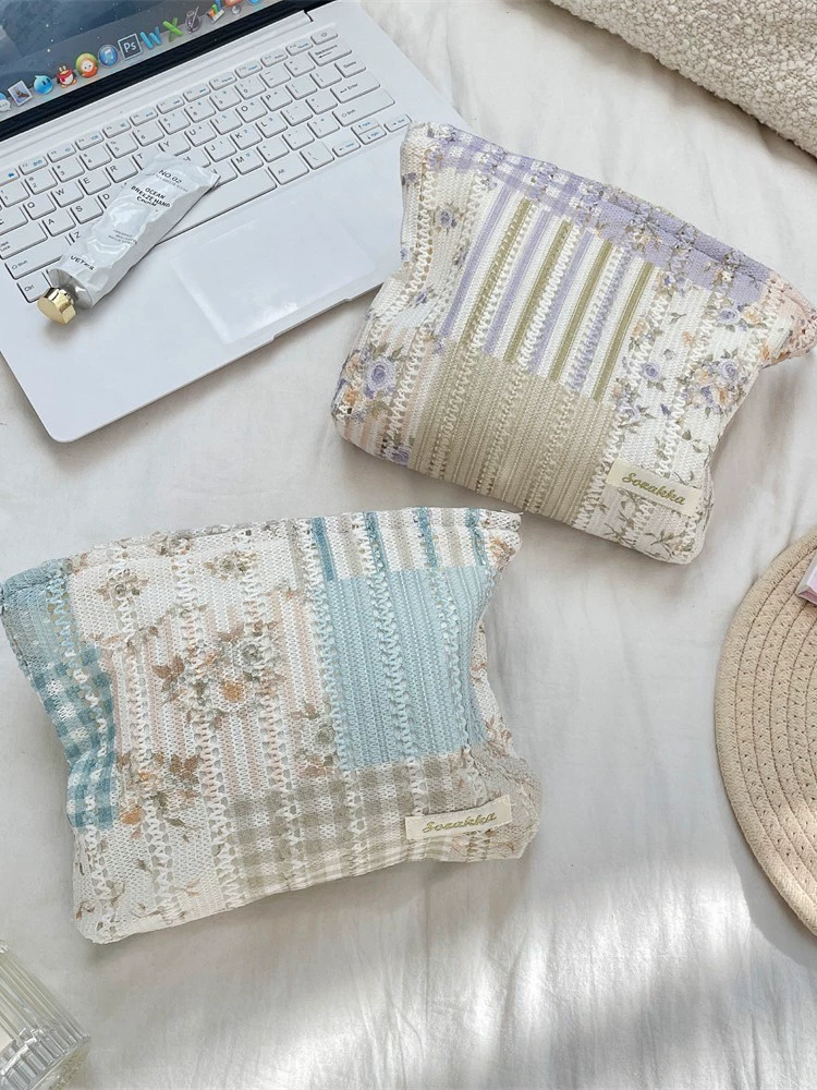 Fresh cosmetic bag, soft small clutch bag, capacious storage system