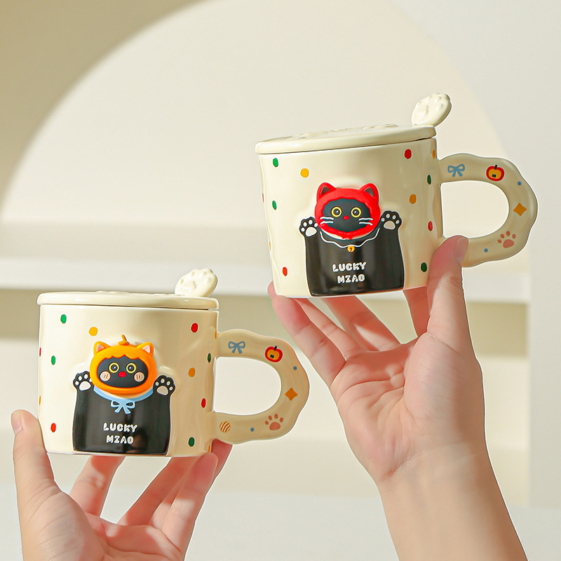 Cute gato taza de cerámica con cubierta cuchara taza de café taza de agua taza de pareja regalo de mano al por mayor alto valor facial