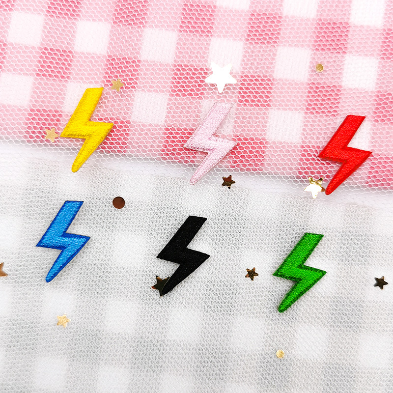 现货小闪电绣花布贴 娃娃人偶衣服装饰刺绣贴 可爱小清新补丁贴