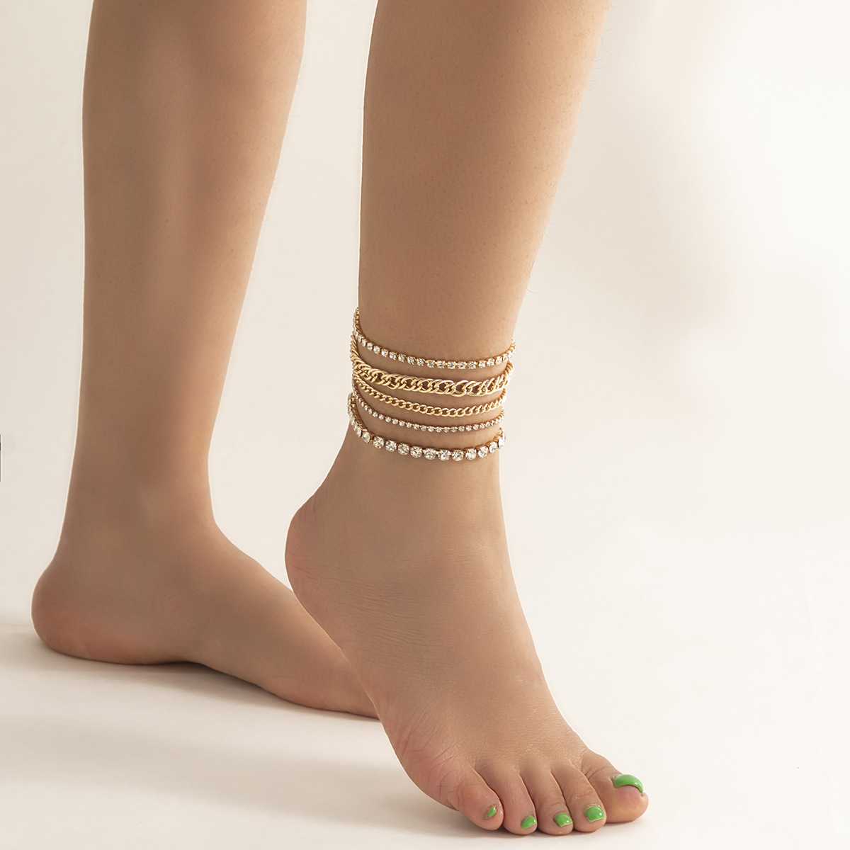Fashion Claw Chain Rhinestone Foot Ornaments Female Beach Metal Chain Alloy Anklet Set display picture 2