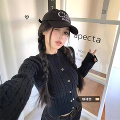小柄な黒い麻の花のニットのセーターのカーディガンの女性の秋の新型の韓国版のギャルの短いタイプの独特な修身の上着
