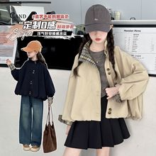 女童秋装外套2025新款女孩洋气休闲冲锋衣中学生连帽上衣时髦风衣