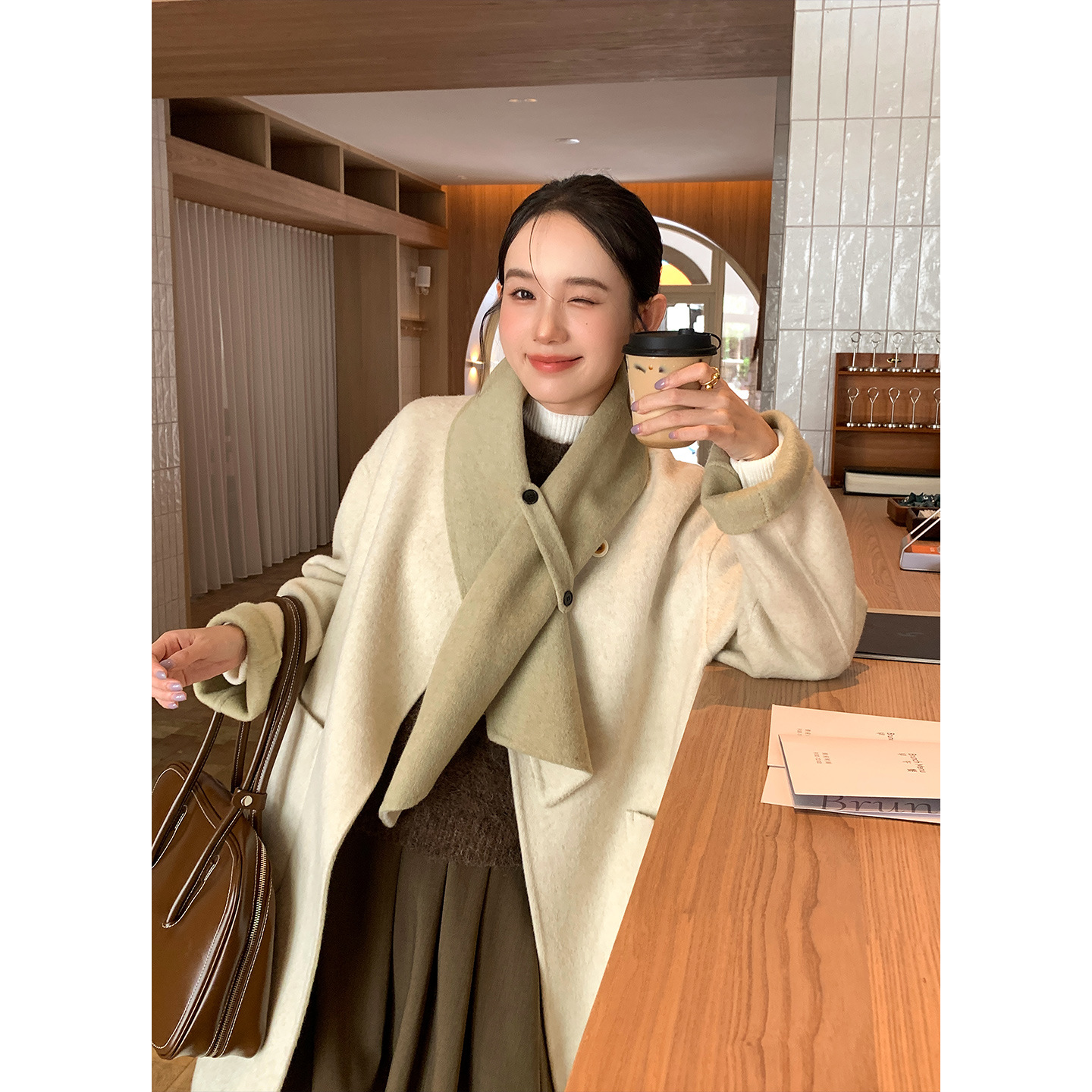 衣尔衫 韩系氛围 70羊毛自带围巾中长款双面呢外套大口袋大衣0637