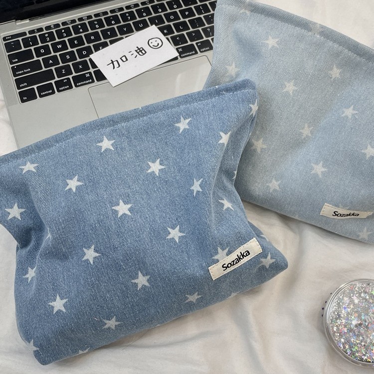 410125 Korean style denim zippered storage bag for phones, eyeshadow, lipsticks, cosmetics, and travel.