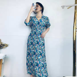 北欧小众2022春夏新款压褶V领百褶印花乔其纱衬衫中长女装连衣裙