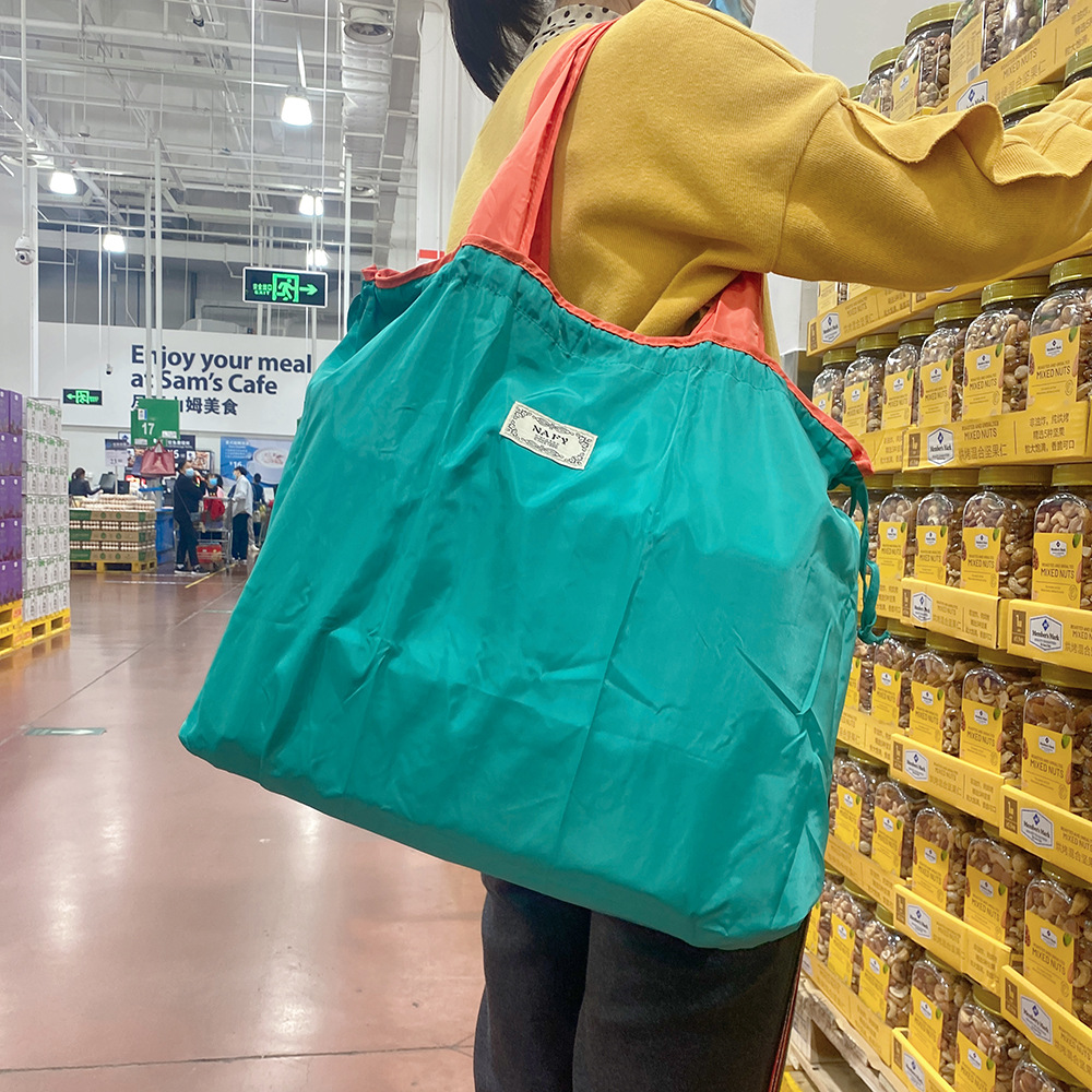 대비색 레이크 블루