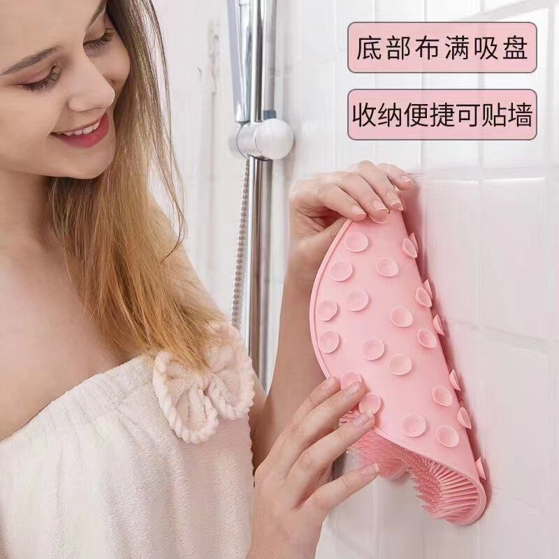 足を洗って足の神器をこすります。足の裏を磨いてマッサージします。|undefined