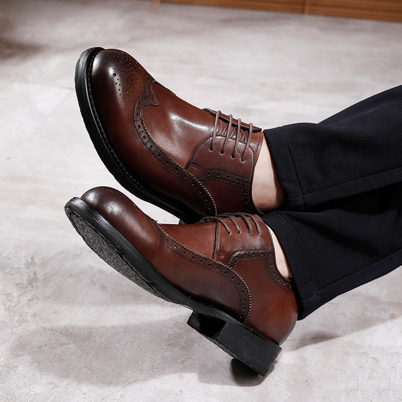 New Formal Business Casual Leather Shoes, Large-Toe Shoes for Men, Genuine Leather Retro Washed Carved Goodyear British Wedding Shoes