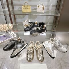 D家の高級品2025春の新型の丸首は本革の色を合わせます。